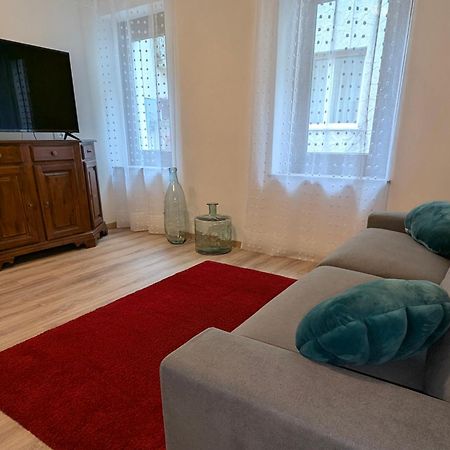 Spazioso E Completo Appartamento Con 3 Camere, Doppi Servizi, Fino A 8 Posti Letto Pedavena Luaran gambar